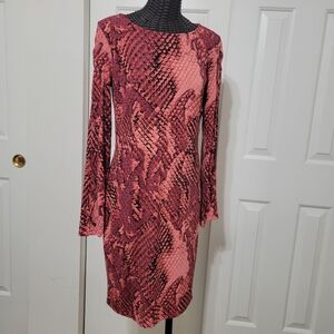 Project Runw Size L Stretchy Long sleeve NWT Southern Garnet Snake